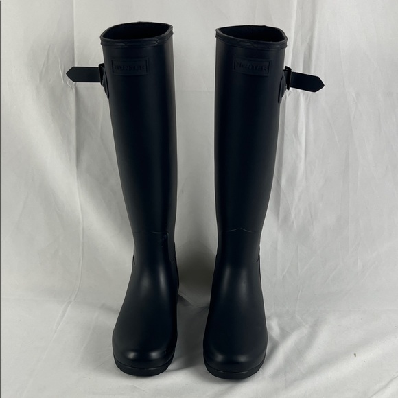 Hunter Refined Black Rain Boots
Size: 5 - Picture 1 of 12